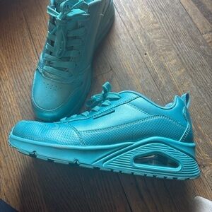 Skechers